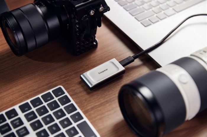 Накопичувач зовнішній SSD Portable USB 1.0ТB Kingston XS2000 Silver (SXS2000/1000G)